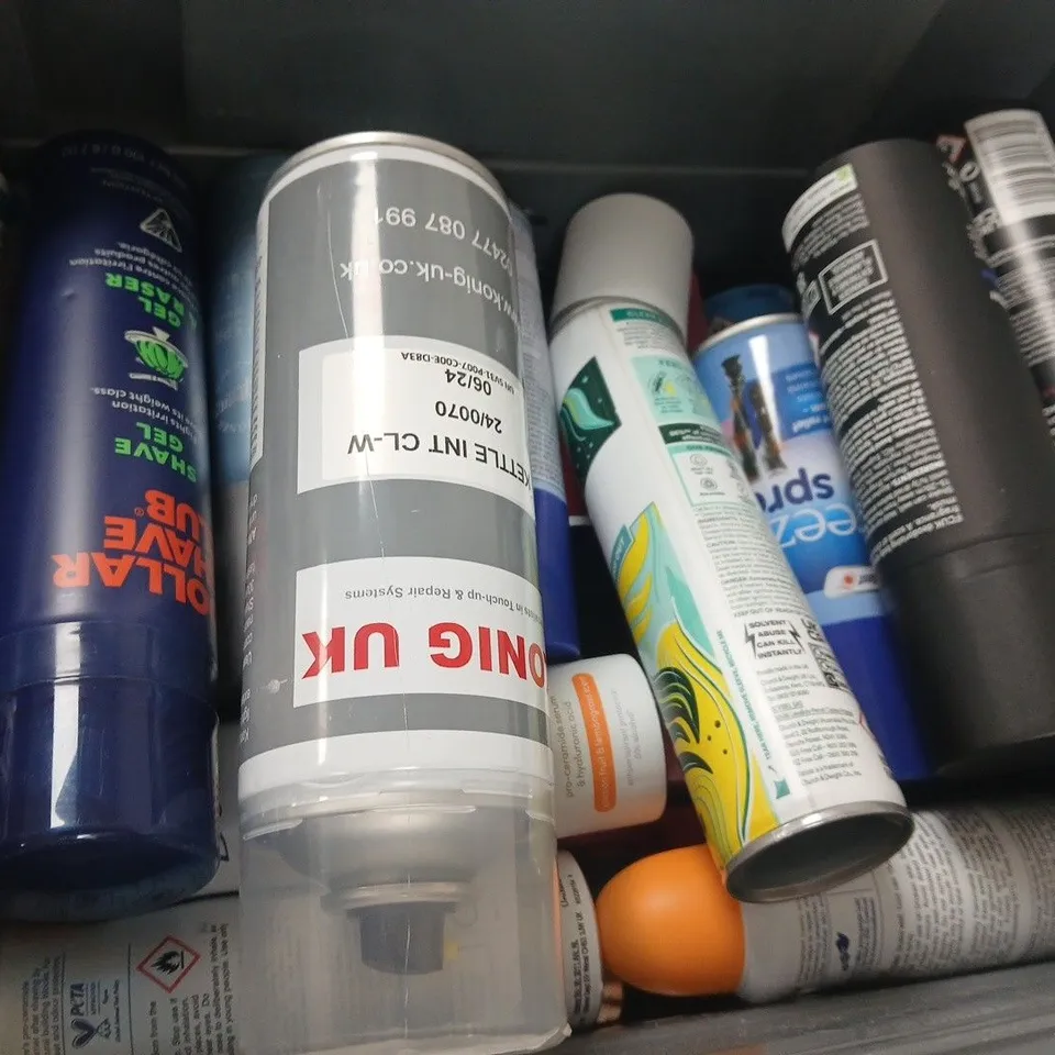 APPROXIMATELY 15 ASSORTED AEROSOLS TO INCLUDE FREEZE SPRAY, BATISTE DRY SHAMPOO, FCUK BODYSPRAY, ETC