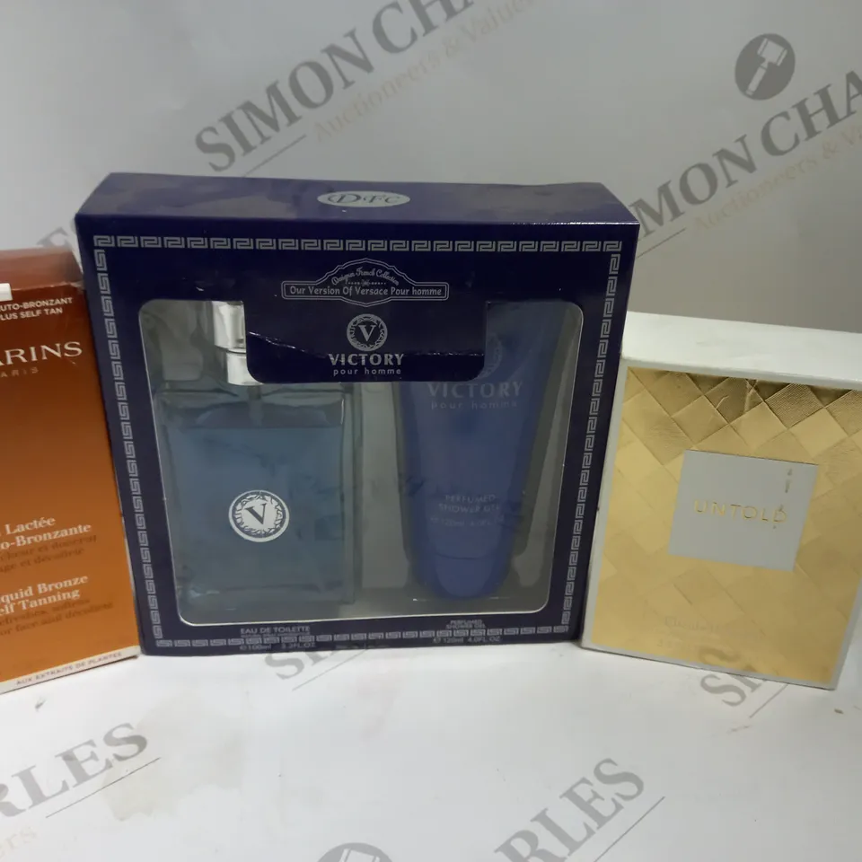 BOX OF APPROX 10 ASSORTED BEAUTY ITEMS TO INCLUDE CLARINS, VICTORY AND ELIZABETH ARDEN