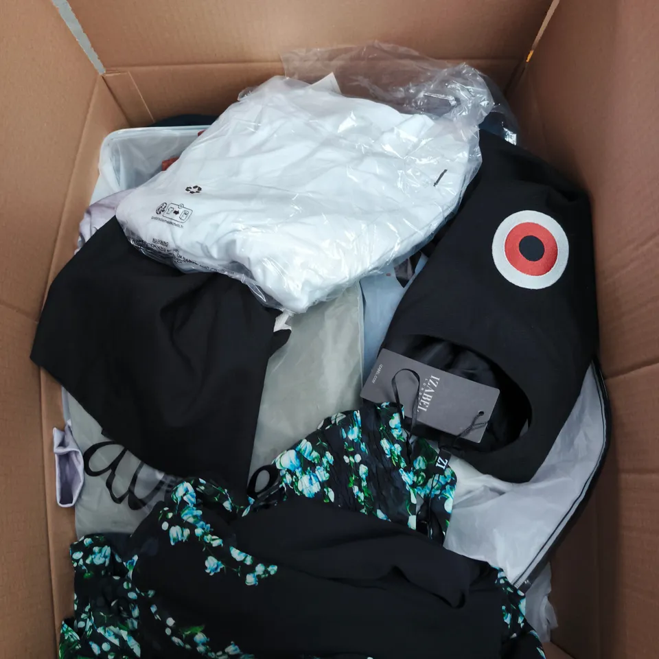 LARGE BOX OF APPROXIMATELY 25 ASSORTED CLOTHING ITEMS IN VARIOUS COLOURS, STYLES AND SIZES - COLLECTION ONLY