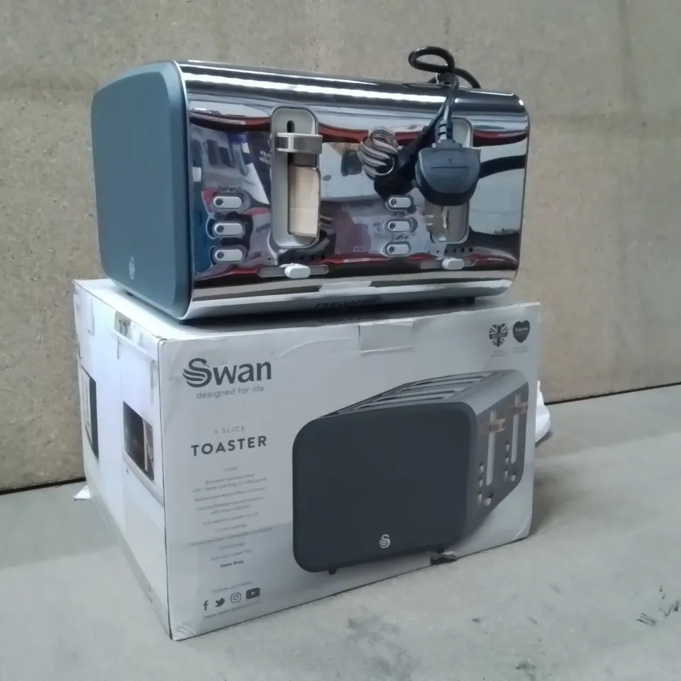 BOXED SWAN 4 SLICE TOASTER CHROME 