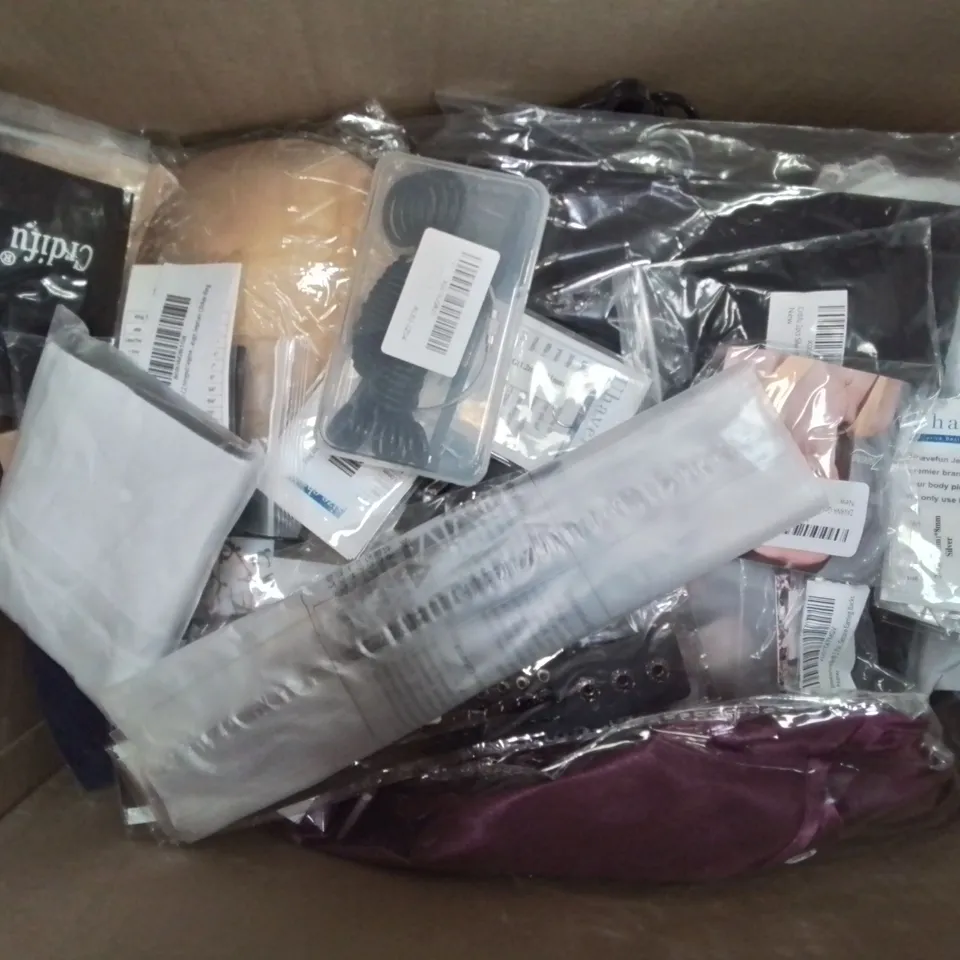 BOX CONTAINING MIXED FASHION ITEMS,  CLOTHING, SILVER PLATE AND COSTUME JEWELLERY ETC.