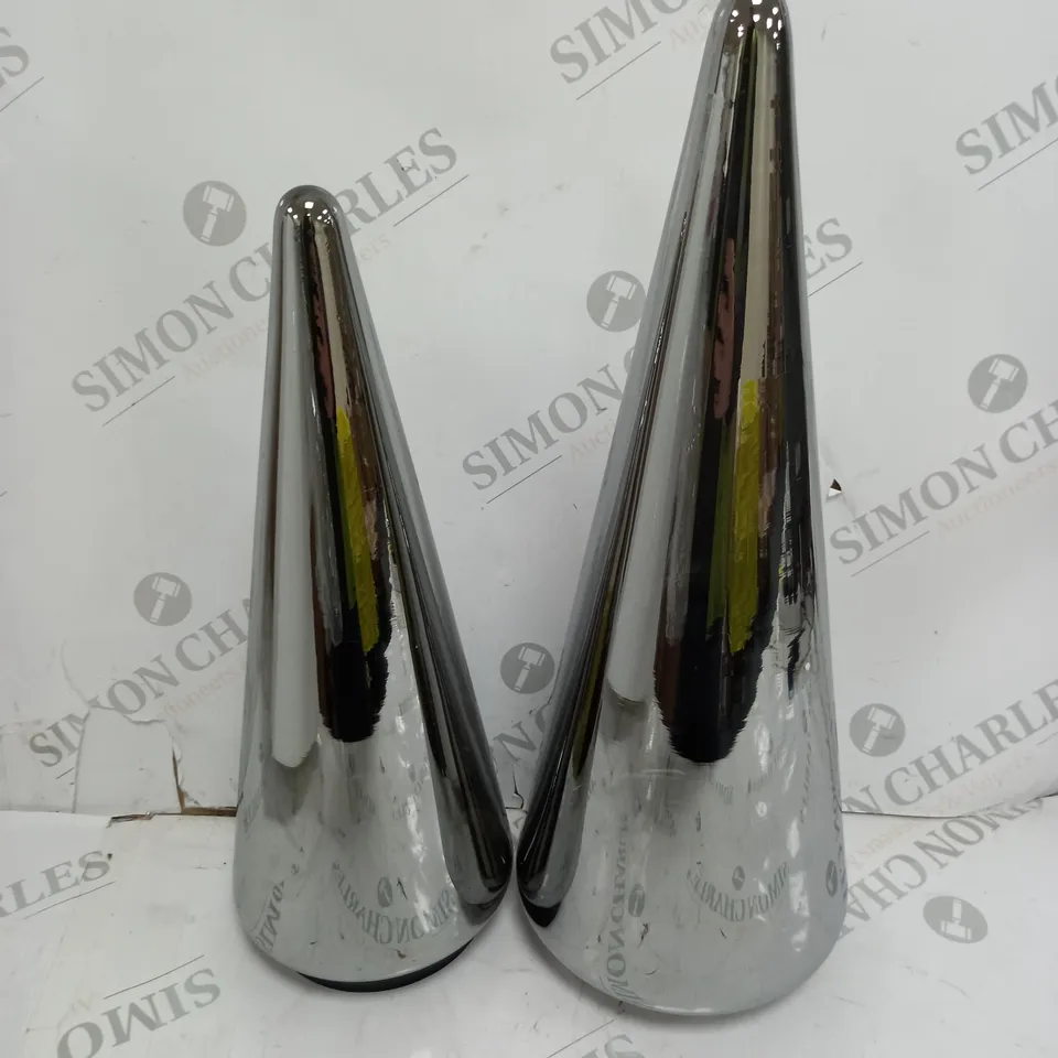 BOXED KELLY HOPPEN SET OF 2 INDOOR/OUTDOOR PRELIT GLASS DECOR - REFLECTIVE CONES