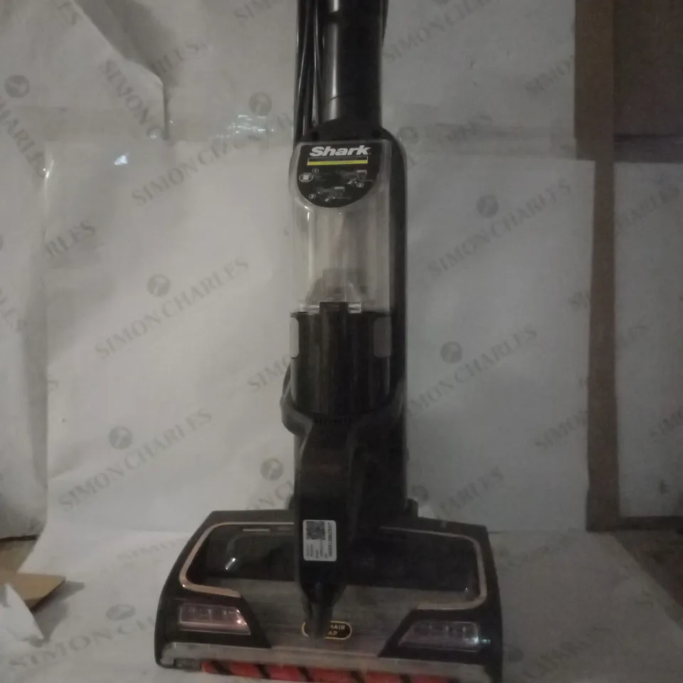 SHARK CORDED STICK VACUUM HZ500UKT
