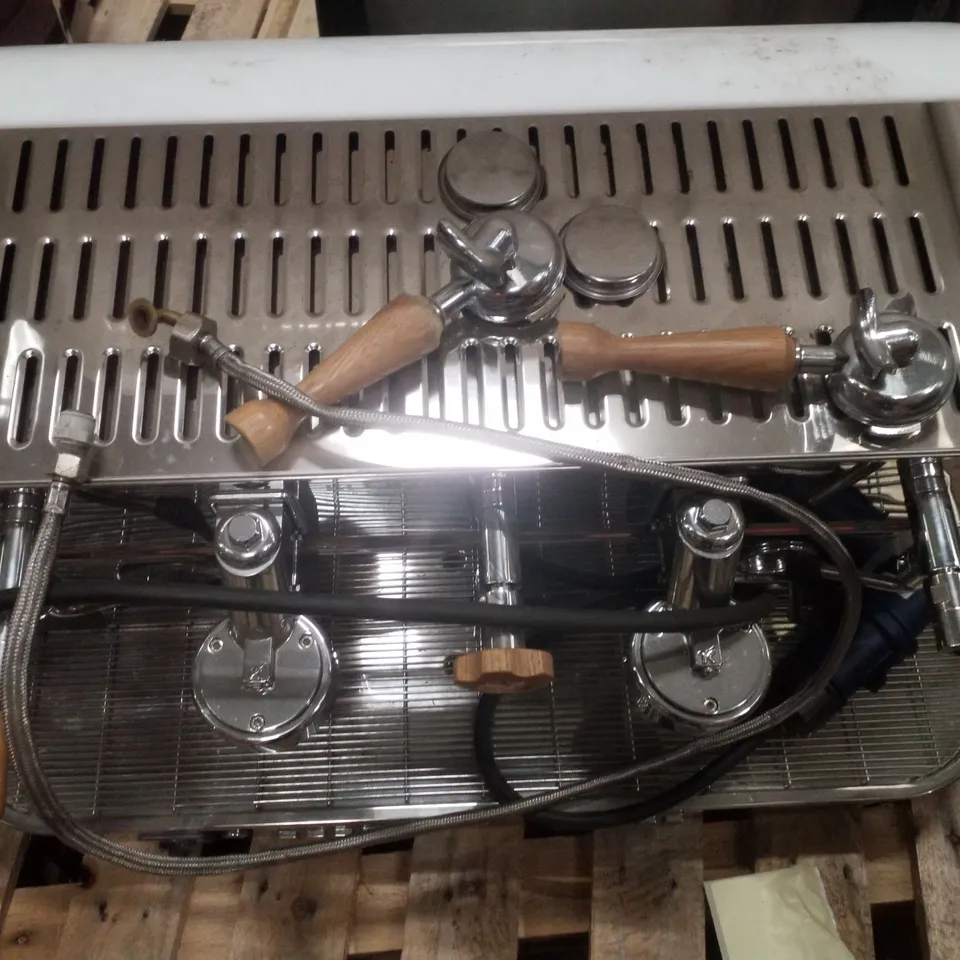 ELEKTRA BARLUME 2-GROUP COFFEE MACHINE