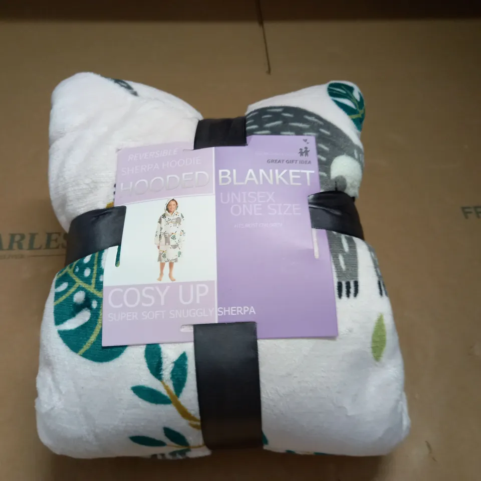 REVERSIBLE SHERPA HOODED BLANKET - ONE SIZE