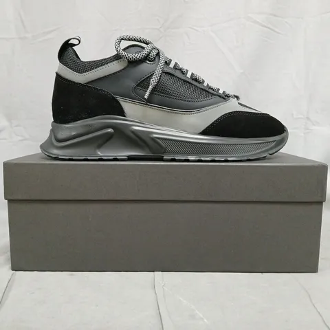 BOXED PAIR OF CLEENS ESSENTIAL RUNNER EVO TRAINERS IN RAVEN SIZE UK 8