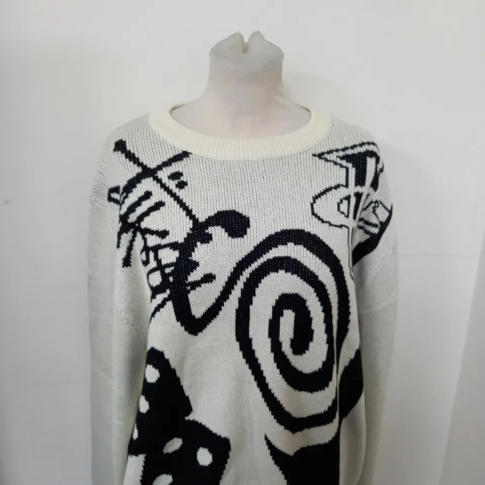 NIKE KNITTED CREAM JUMPER SIZE M