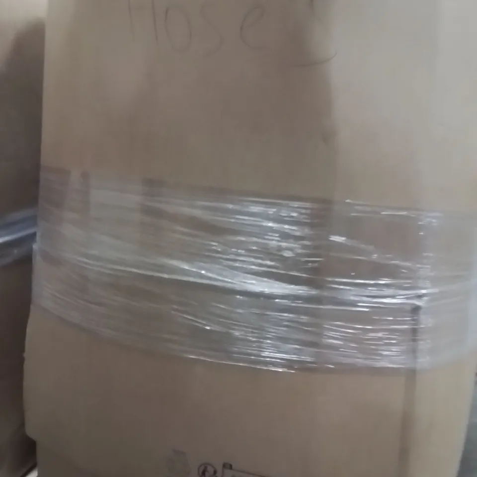 PALLET CONTAINING A LARGE QUANTITY OF HOSES