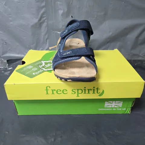 FREE SPIRIT VELCRO FASTENING SANDALS - NAVY - SIZE 7