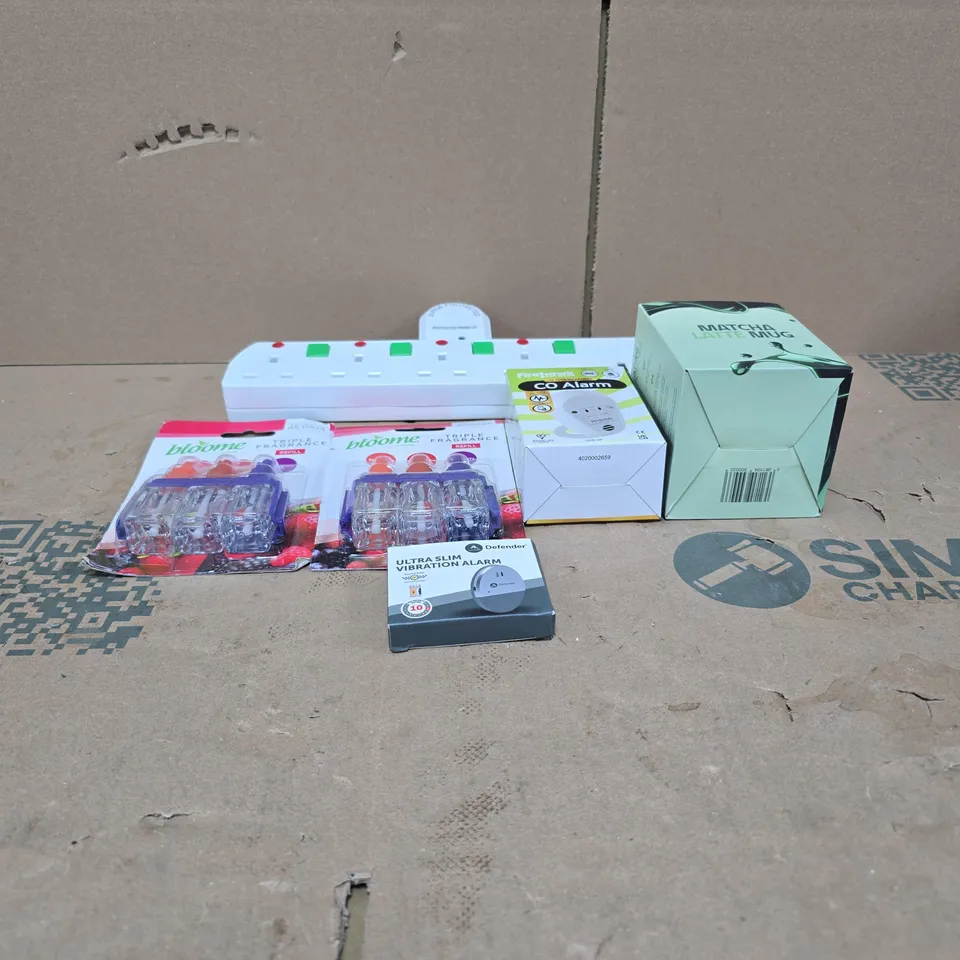 TOTE OF APPROXIMATELY 20 ASSORTED HOUSEHOLD ITEMS TO INCLUDE FRAGRANCE REFILLS, CO ALARM, MATCHA LATTE MUG, VIBRATION ALARM ETC
