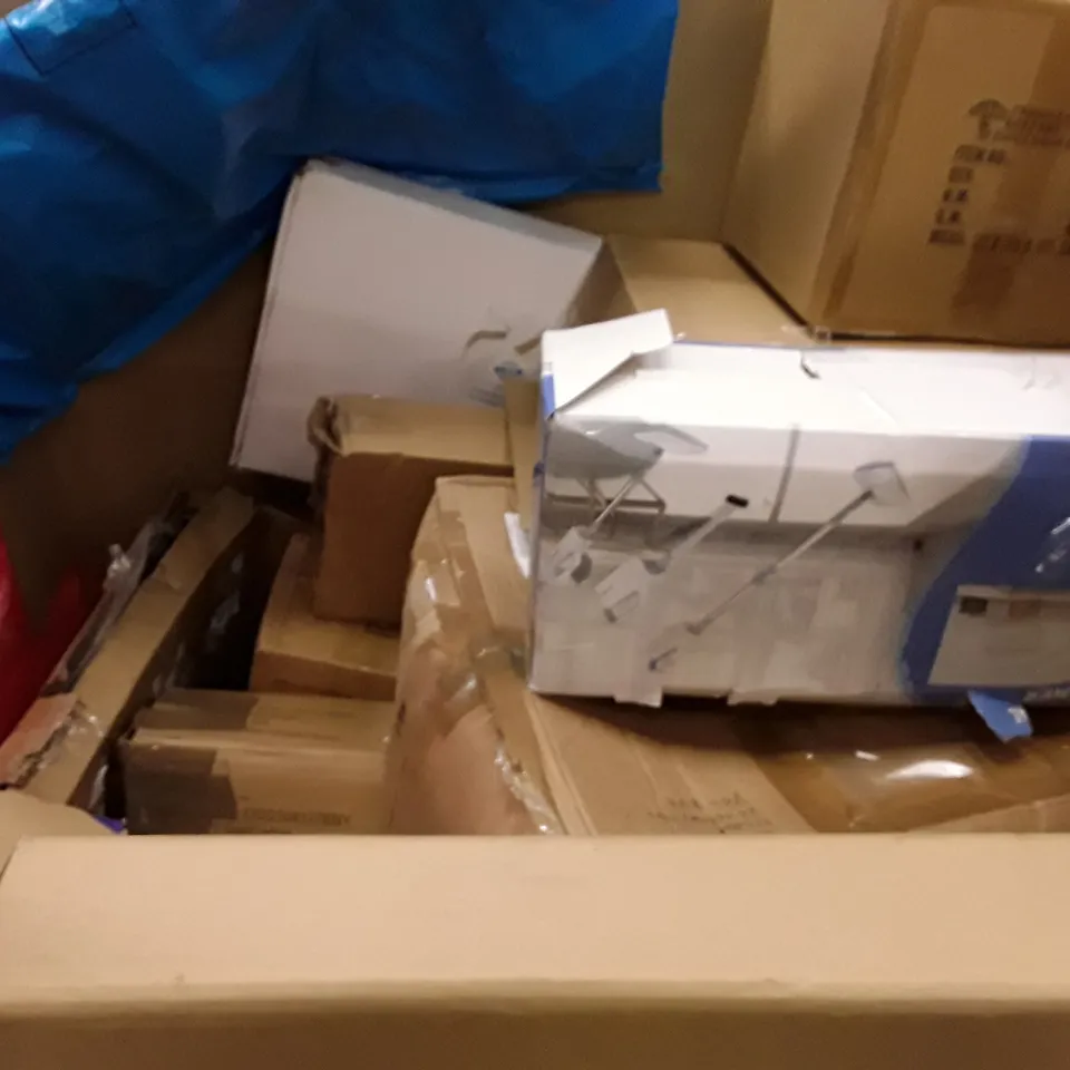 PALLET OF ASSORTED HOUSEHOLD ITEMS TO INCLUDE HEATED BLANKET, BABY PLAYPEN AND BIRD FEEDER