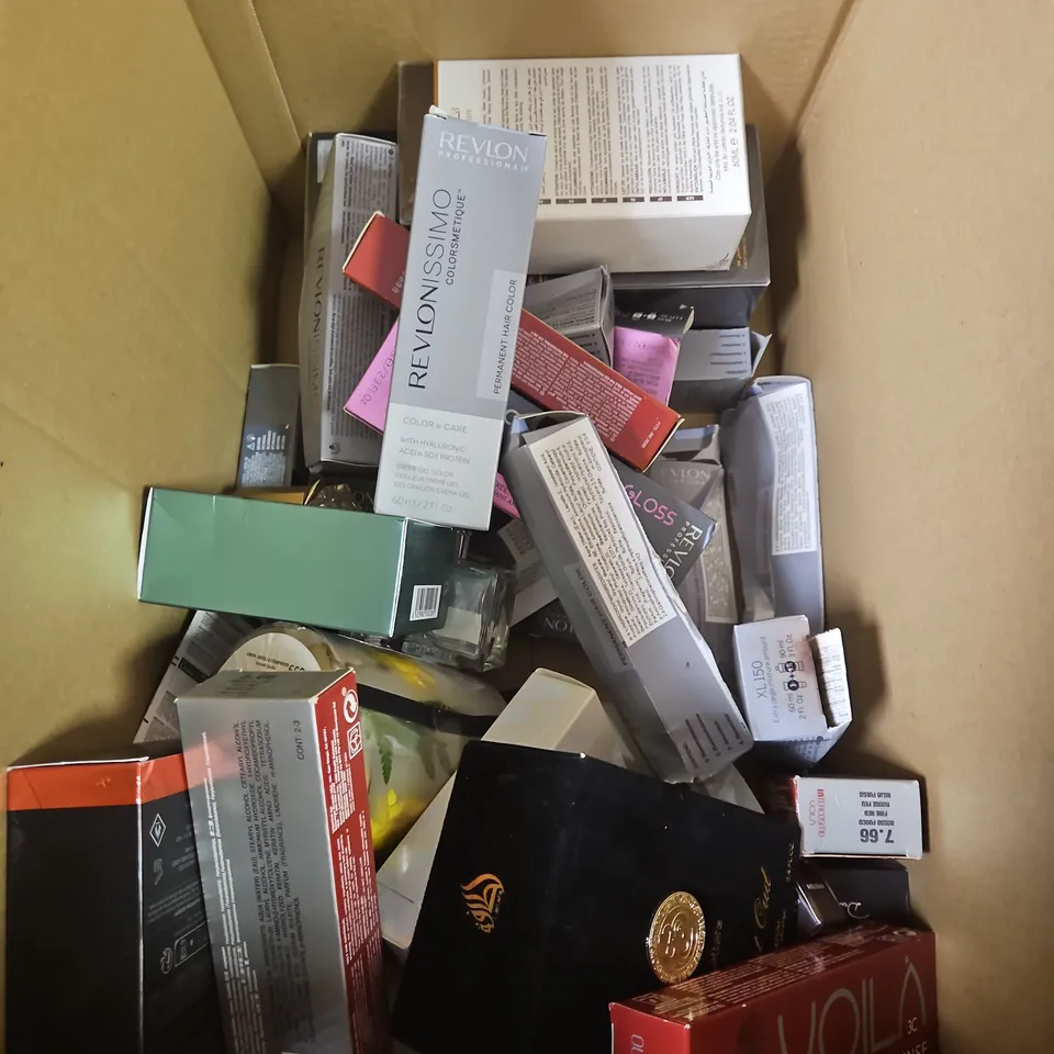 BOX OF APPROXIMATELY 20 ASSORTED COSMETIC ITEMS TO INCLUDE - TED BAKER GIFT SET - JOOP! HOMME EAU DE TOILETTE - LUMIN ADVANCED REPAIR SCALP TREATMENT - ETC