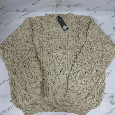 10 AS NEW BAGGED PURE WOOL ROUND NECK CABLE KNIT SWEATSHIRTS IN BEIGE SIZE L