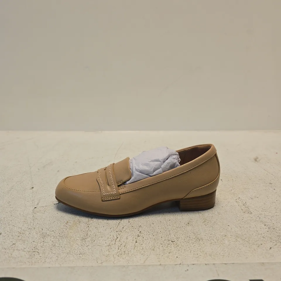 CLARKS JULIET TOP BEIGE LEATHER LOAFER – UK4 (US 6.5)