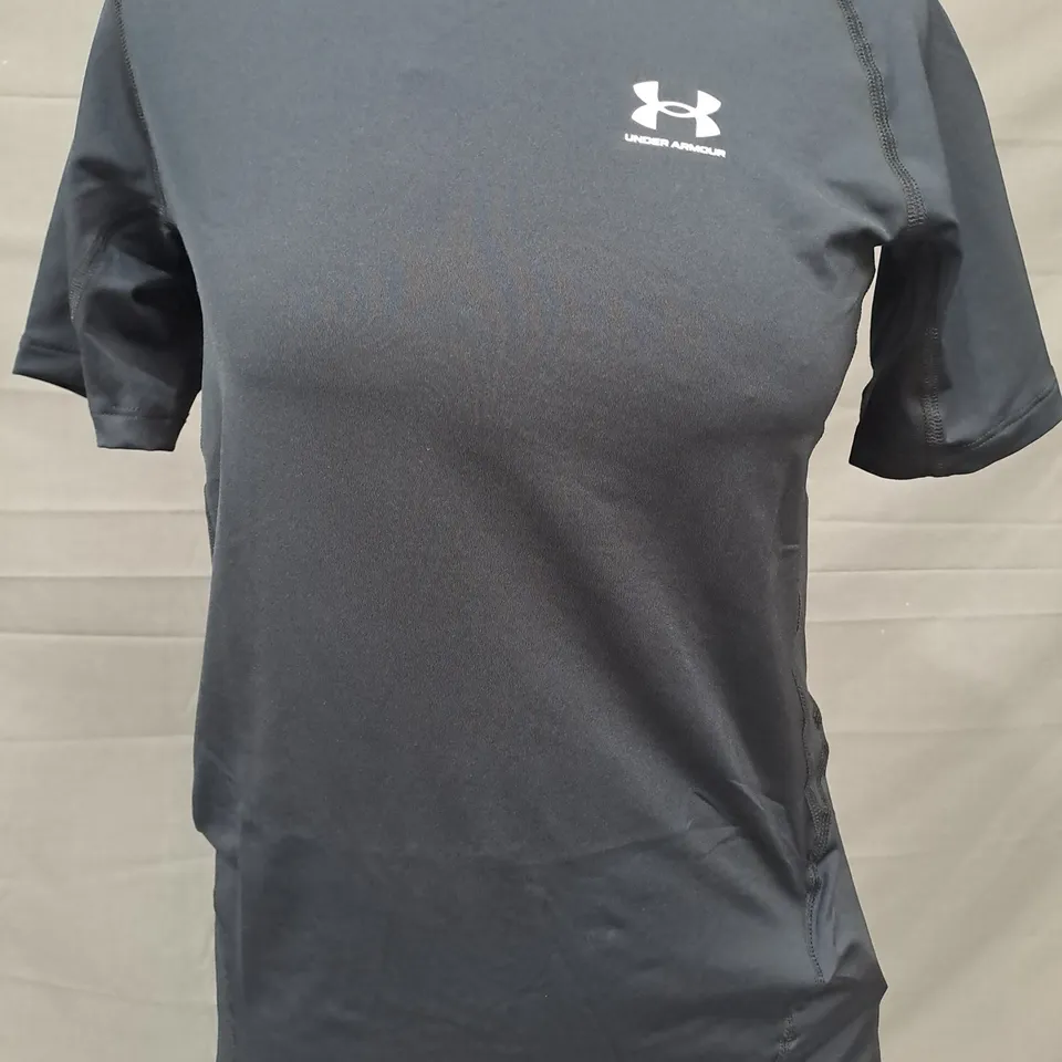 UNDER ARMOUR T-SHIRT IN BLACK SIZE XL