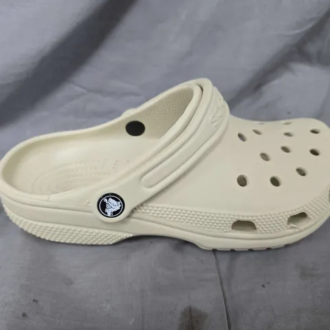 UNBOXED PAIR OF CROCS CLASSICS IN BONE - UK M5/W6