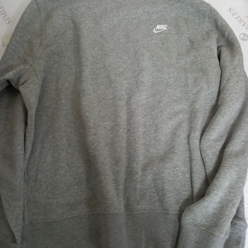 NIKE SWEATER IN GREY - MEDIUM