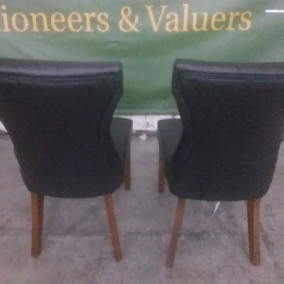 SET OF 2 DESIGNER BEWLEY BLACK LEATHER BUTTON BACK DINING CHAIRS WITH DARK LEGS