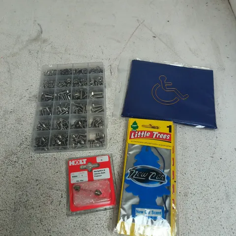 APPROXIMATELY 10 ASSORTED VEHICLE PARTS/ACCESSORIES TO INCLUDE INTERIOR BULB, AIR FRESHENERS, DISABLED BADGE HOLDER ETC