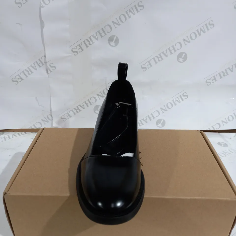 PAIR OF NAE LOLA BLACK VEGAN SHOES - UK SIZE 6