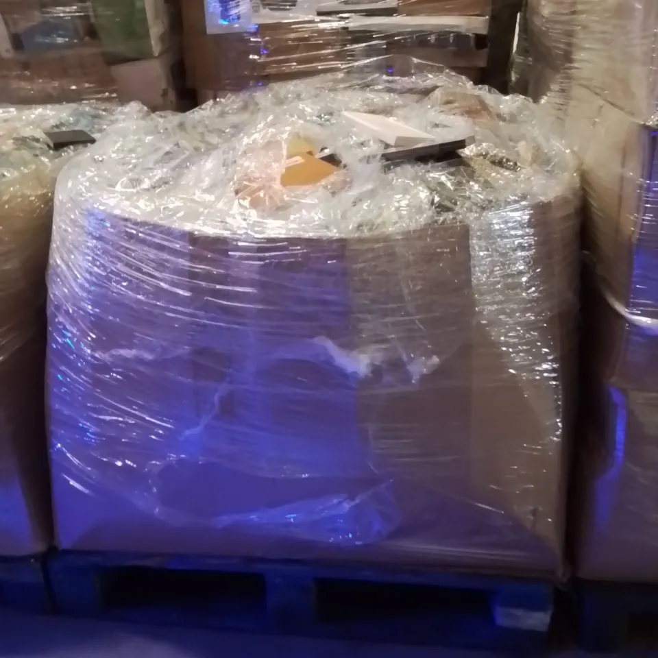 PALLET CONTAINING A LARGE QUANTITY OF PHONE CASES,SCREEN PROTECTORS 