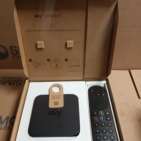 BOXED SKY STREAM PUCK 
