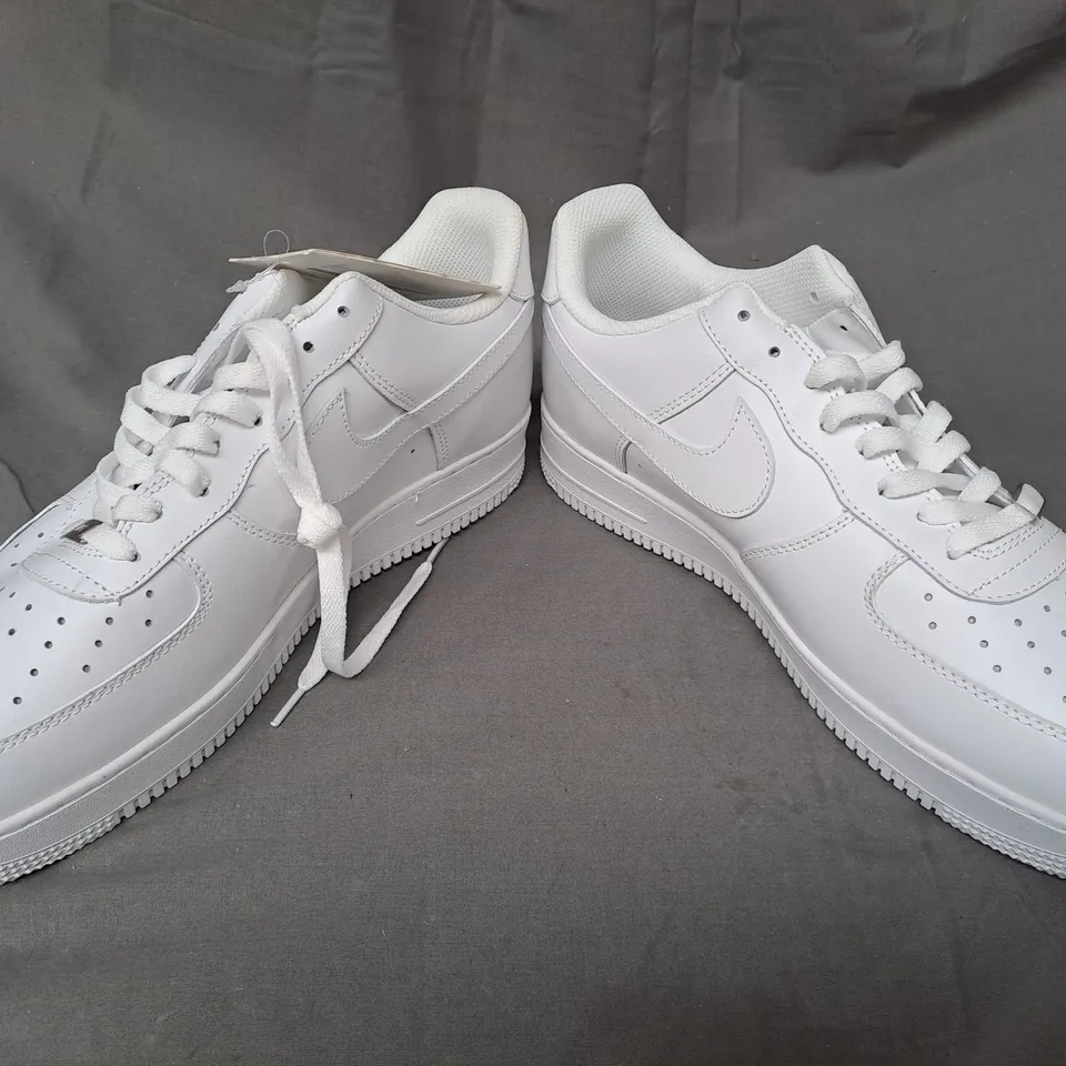 PAIR OF NIKE AIR FORCE 1 SHOES IN WHITE UK SIZE 11