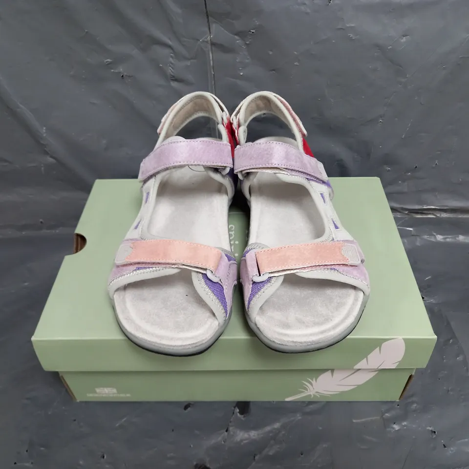 BOXED PAIR OF FREE SPIRIT ZEAL PURPLE MULTI SANDALS SIZE 6