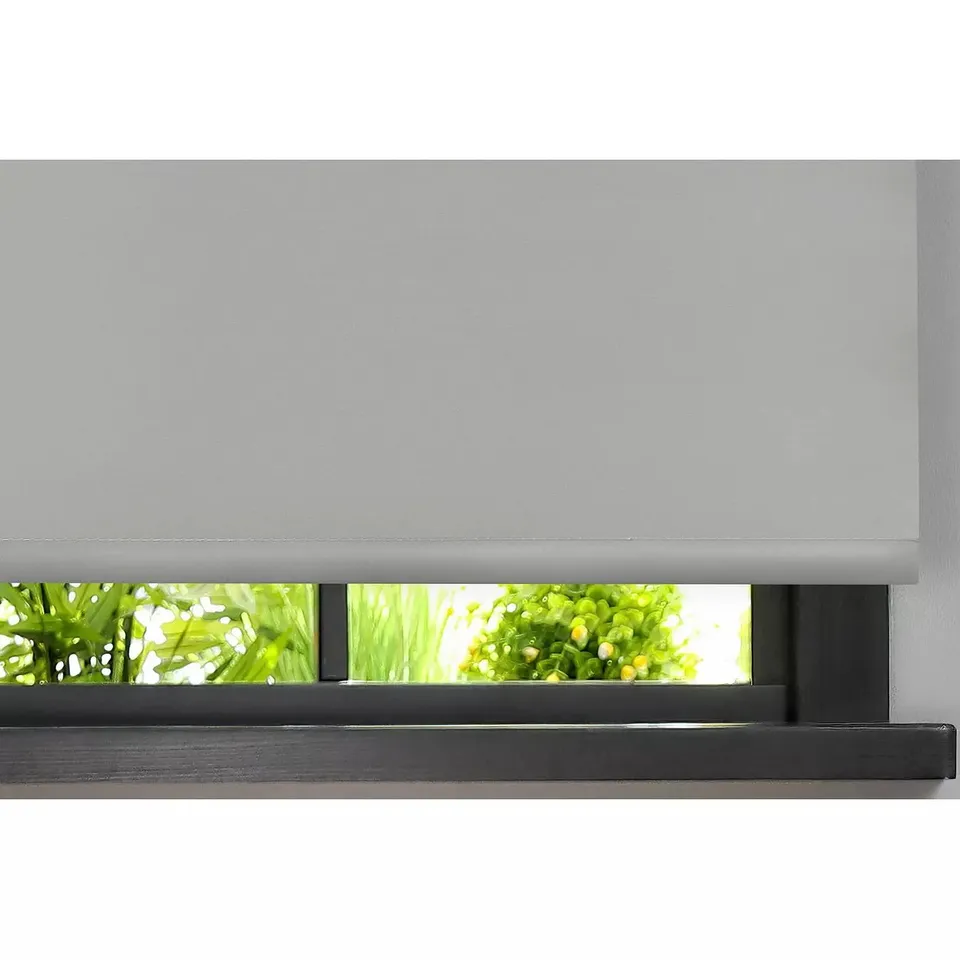 EVERYDAY PLAIN BLACKOUT ROLLER BLIND - 60X160CM - WHITE  RRP £10