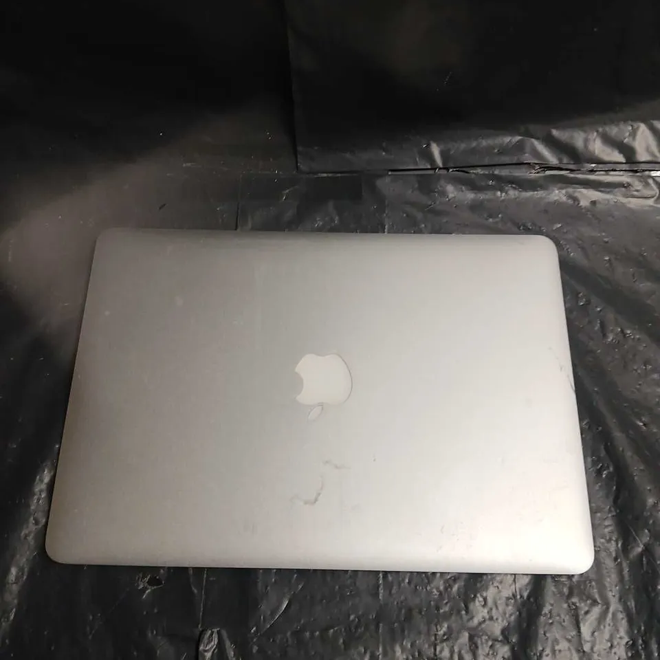 APPLE MACBOOK AIR 13-INCH (A1466, EMC 2632) LAPTOP – SILVER