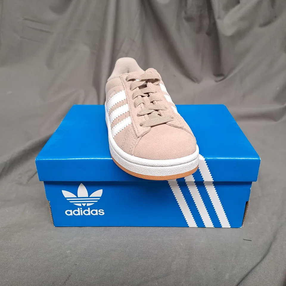 BOXED PAIR OF ADIDAS ORIGINALS CAMPUS KIDS TRAINERS IN BEIGE/WHITE SIZE 11