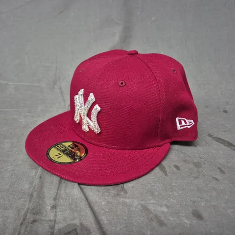 NEW ERA NEW YORK YANKEES CAP WITH RHINESTONE LOGO – MAROON