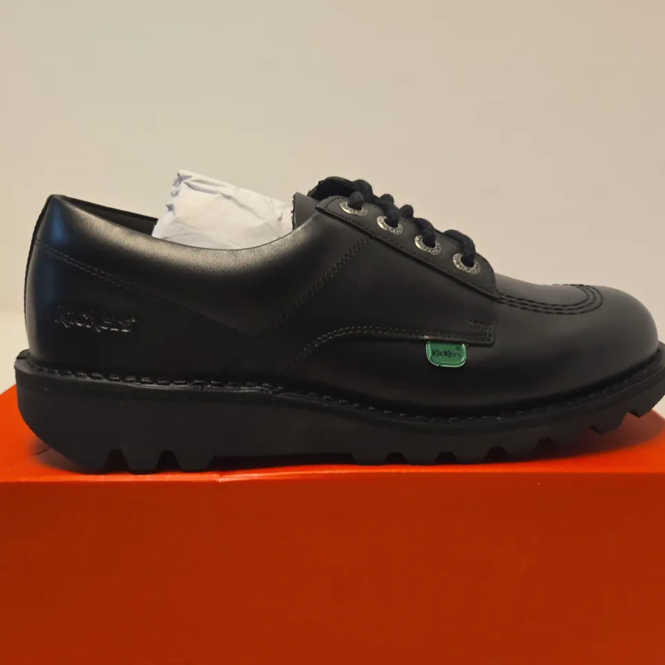 BOXED PAIR OF KICKERS BLACK LEATHER DERBY SHOES – SIZE 41