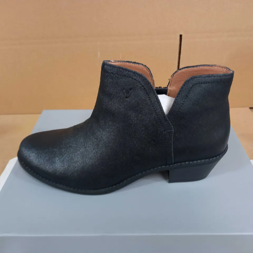 VIONIC ORTHOTIC FELICITY LIV ANKLE BOOTS - METALLIC BLACK - SIZE 6.5