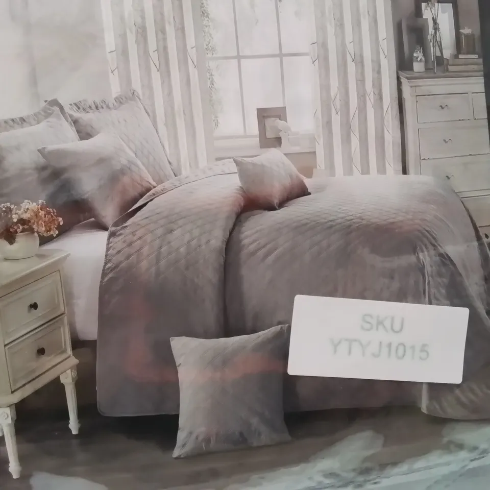 BRAND NEW PRIME LINERS 240X240CM GREG BEDSPREAD SET