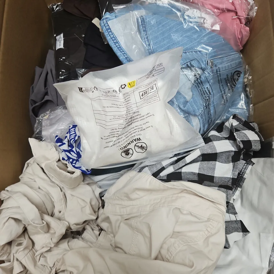 BOX OF APPROXIMATELY 20 ASSORTED CLOTHING ITEMS TO INCLUDE JEANS, DRESS, DRESS, SOCKS, SHIRT, ETC