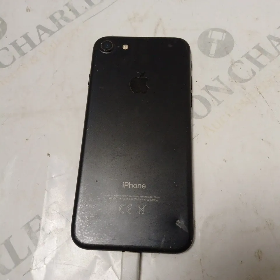 APPLE IPHONE 7 (A1778) SMARTPHONE
