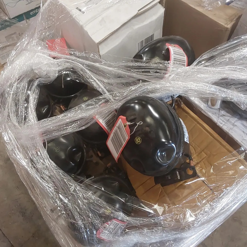 PALLET CONTAINING A VERY LARGE QUANTITY OF COMPRESSORS ECT
