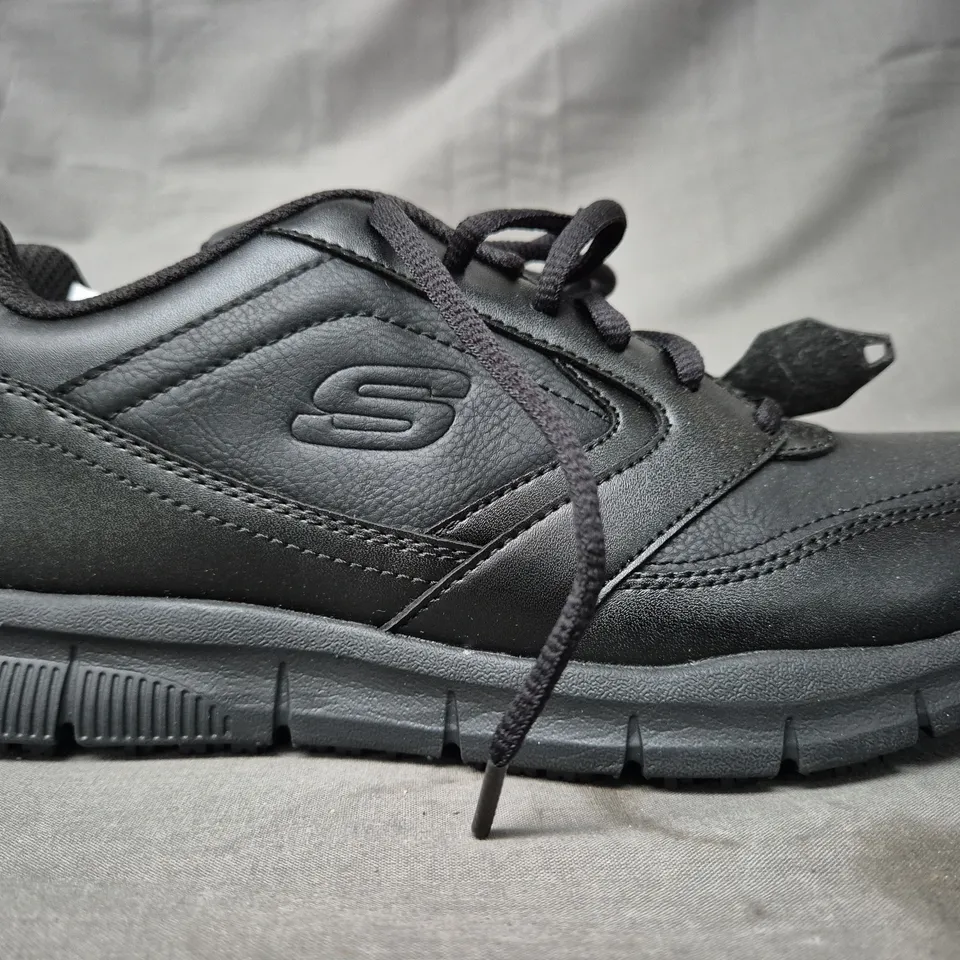 BOXED PAIR OF SKECHERS SHOES IN BLACK UK SIZE 7