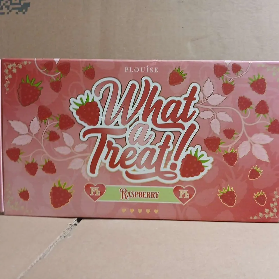 P.LOUISE WHAT A TREAT RASPBERRY BOX SET