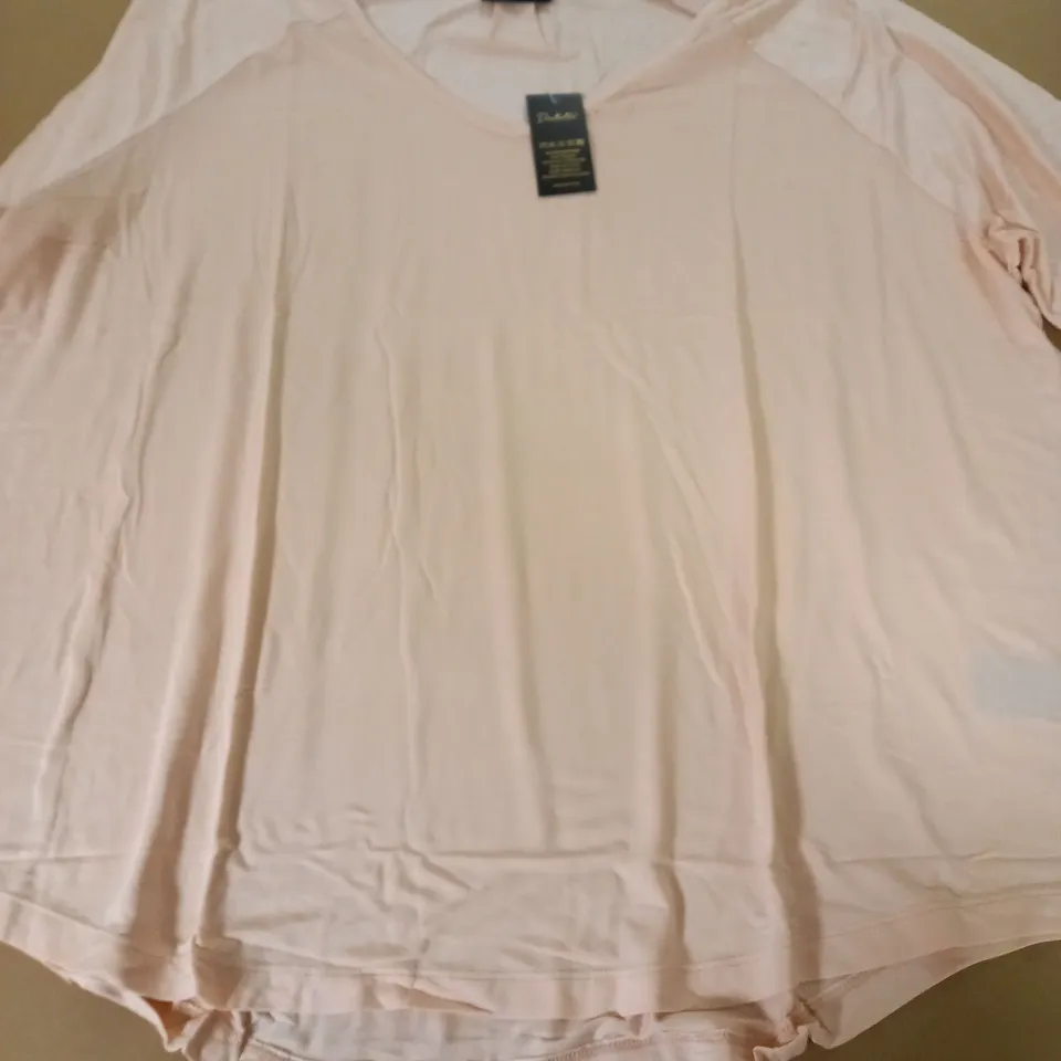 LOT OF 40 BRAND NEW V-NECK TOPS IN NUDE - UK 22