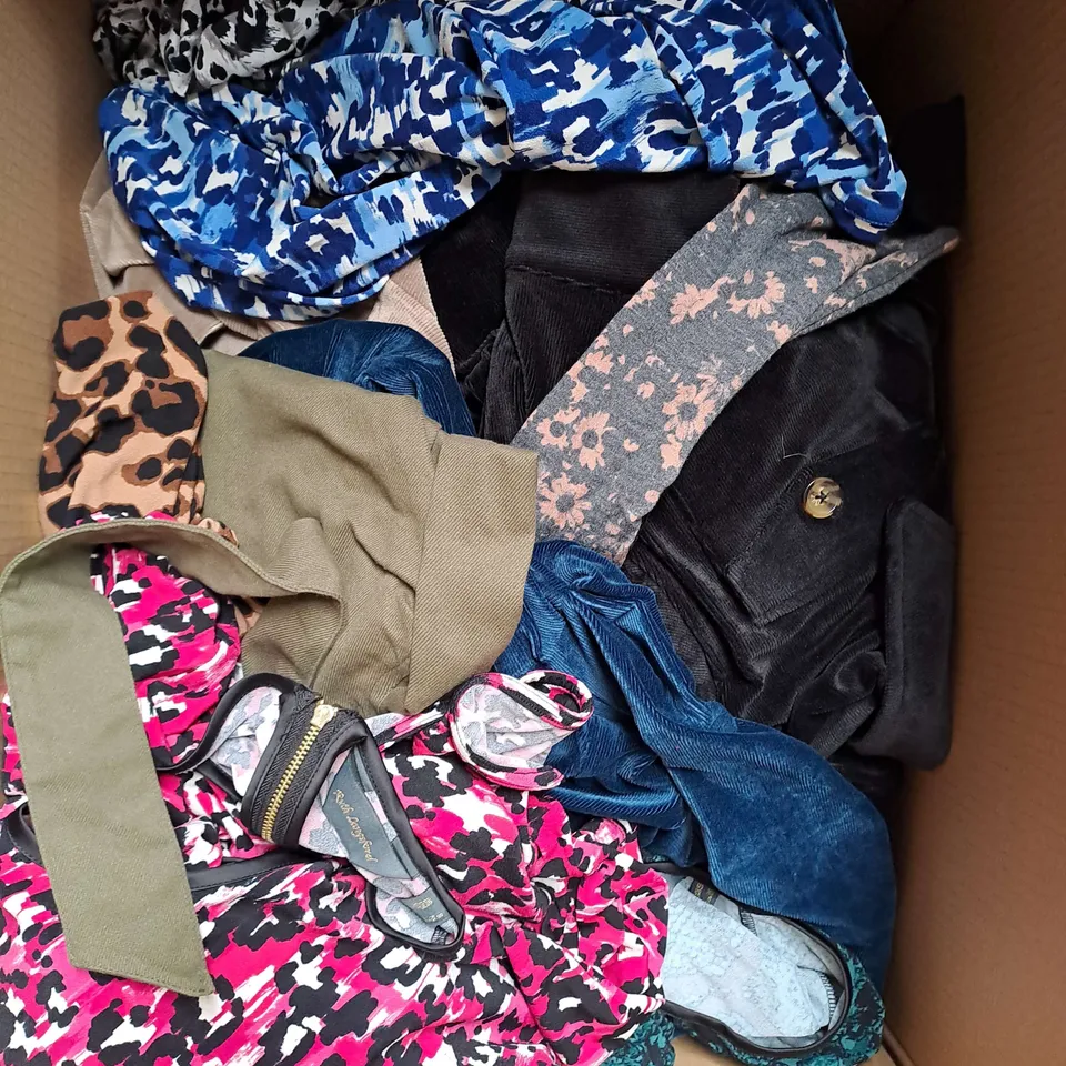 BOX OF APPROX 15 ASSORTED CLOTHING ITEMS TO INCLUDE - JACKET, DRESS, TROUSERS ETC - COLLECTION ONLY