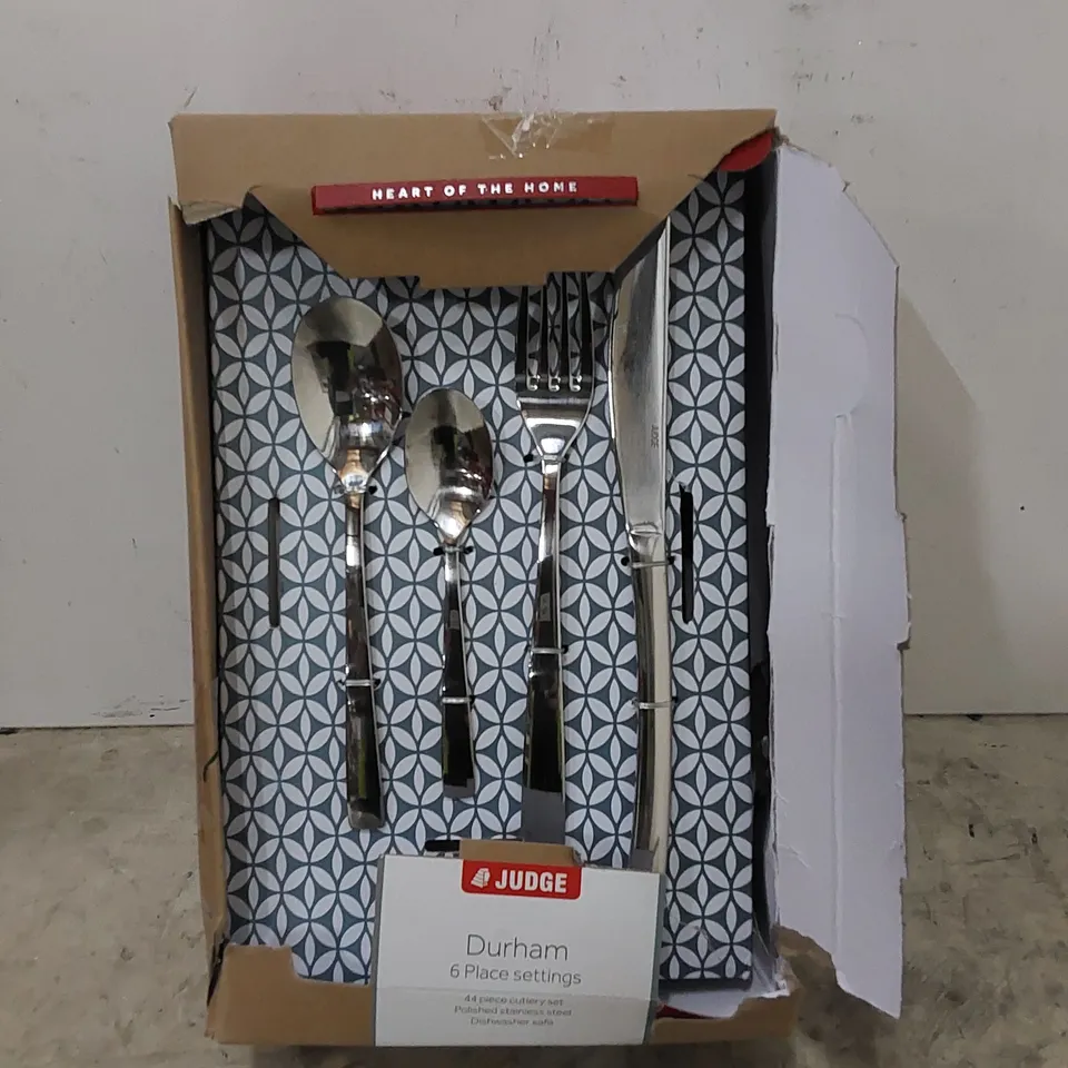 BOXED JUDGE 44 PIECE STAINLESS STEEL CUTLERY SET 