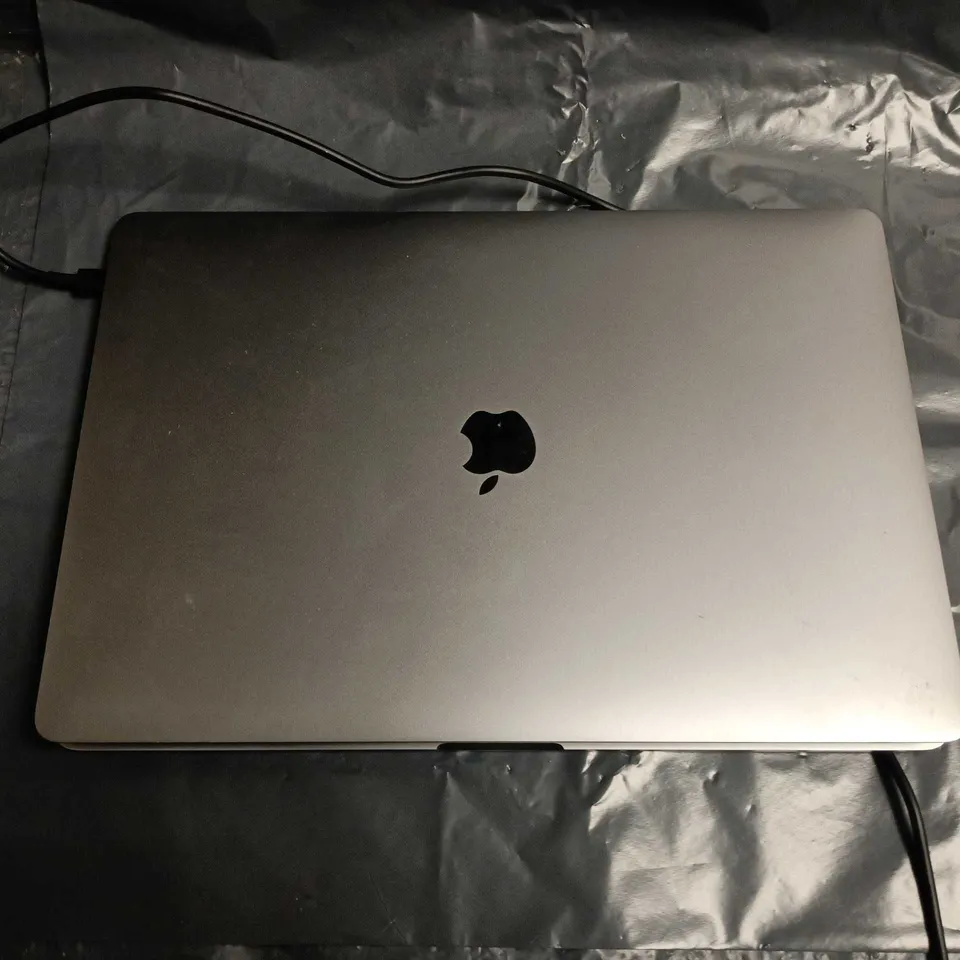 UNBOXED APPLE MACBOOK PRO 13-INCH LAPTOP IN SILVER - A1707