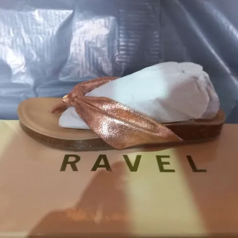 BOXED RAVEL GLADE METAL COMB LEATHER SUMMER SIZE 3