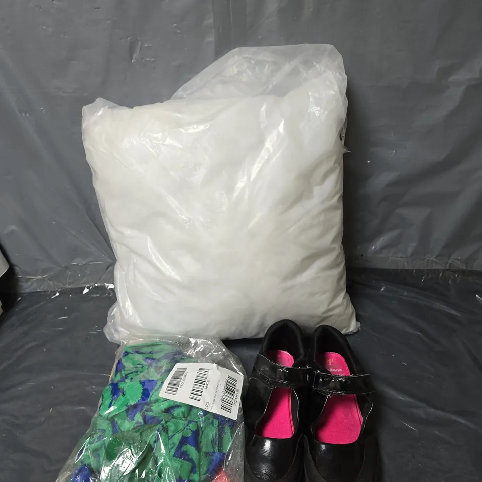 APPROXIMATELY 10 HOUSEHOLD ITEMS TO INCLUDE A CUSHION, CLOTHING AND SHOES
