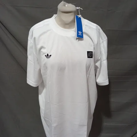 ADIDAS NTS LOGO TEE SIZE LARGE