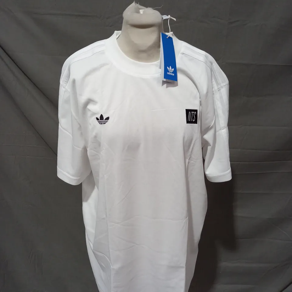 ADIDAS NTS LOGO TEE SIZE LARGE 