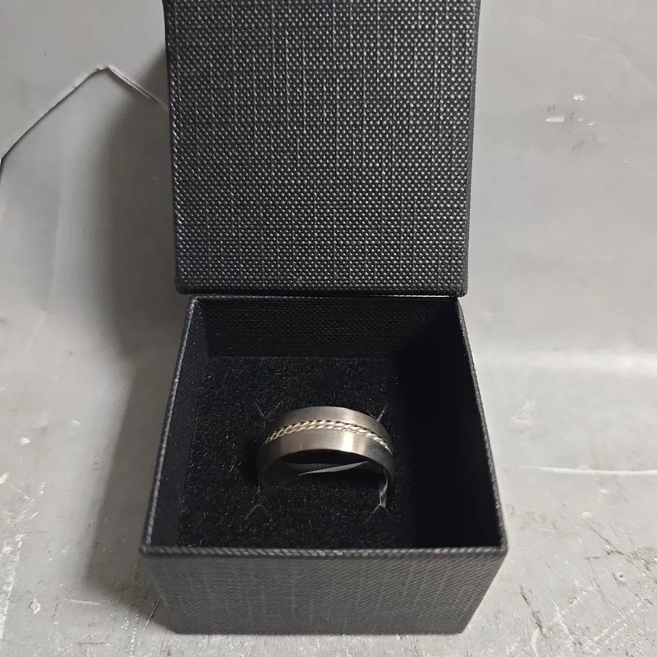 BOXED 8MM SILVER INLAY TITANIUM RING - S