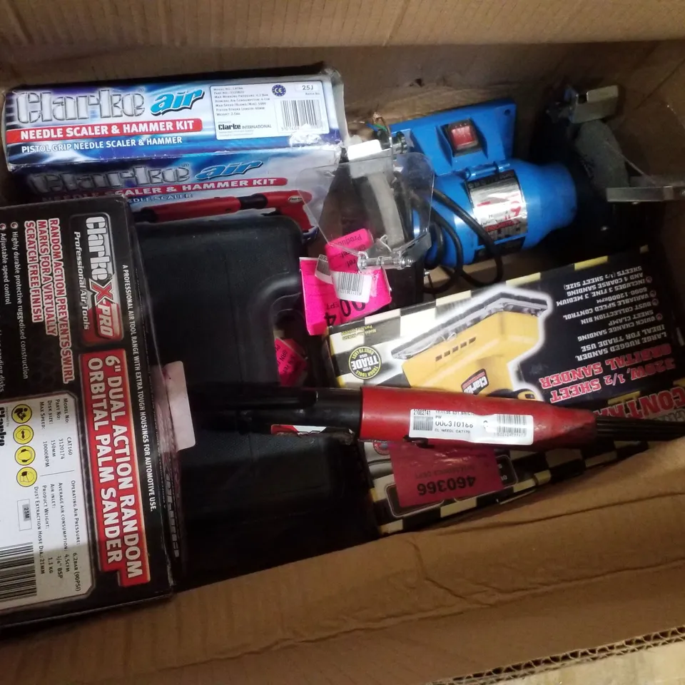 BOX CONTAINING 6 ASSORTED PRODUCTS INCLUDING  NEEDLE SCALER & HAMMER KIT, 1/2 SHEET ORBITAL SANDER & HOT AIR GUN